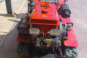 Trattore agricolo multifunzione cingolato 35 cv