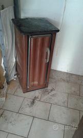 Stufa a legno mignon in ghisa e ferro