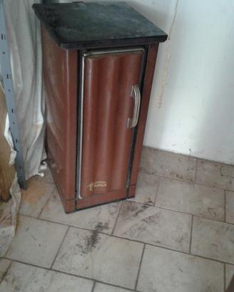 Stufa a legno mignon in ghisa e ferro