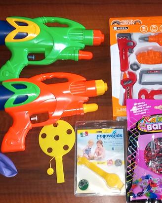 giocattoli per bambini e bracciale