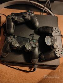 Playstation 4 1giga con tre joypad e 13 giochi