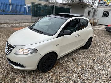 Lancia Ypsilon 1.2 69 CV 5 porte S&S Platinum