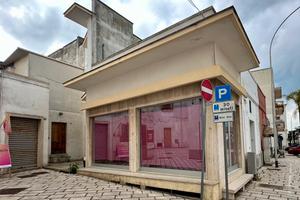Locale Commerciale - Negozio - Ufficio