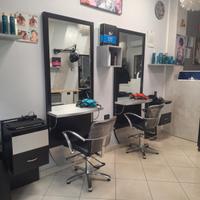 Arredamento con attività parrucchiera