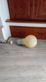 Lampadario a forma di lampadina 