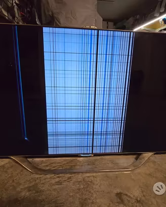Smart tv Samsung serie 8000 3D 8 K da riparare