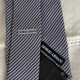 Giorgio Armani Cravatta vintage seta a righe NUOVA