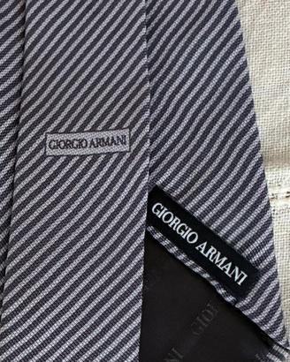 Giorgio Armani Cravatta vintage seta a righe NUOVA