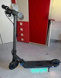 Monopattino elettrico Ninebot eKickScooter ZINGE10