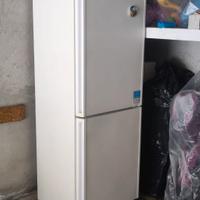 Frigorifero con congelatore cassetti