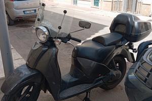 Aprilia scarabeo 125