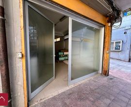 Deposito 211 mq con accesso mezzi - Zona Patalini