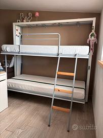 Letto a castello a scomparsa con materassi