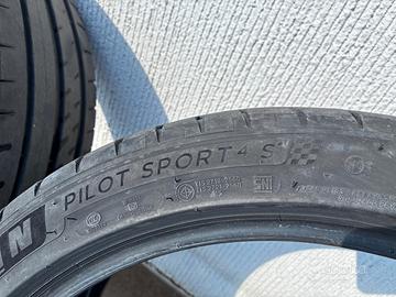Gomme Michelin Pilot  sport 245/40 Zr 19 