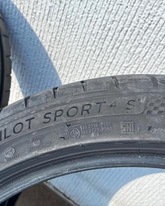 Gomme Michelin Pilot  sport 245/40 Zr 19 
