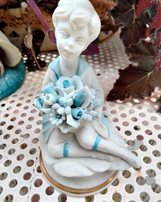 Bimbo con fiori Capodimonte vintage