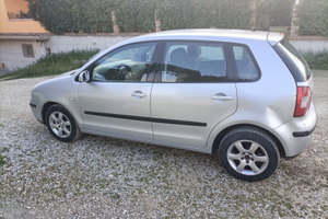 Polo 2001 con impianto a metano
