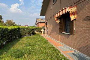 VILLA A SCHIERA A RIVALTA DI TORINO