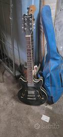 chitarra elettrica stile semi-hollow jazz