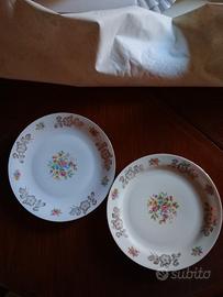 Due Piatti Piani in Porcellana Seltmann Weiden 