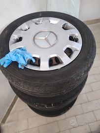Gomme e cerchi in ferro