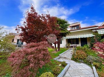 VILLA A SCHIERA A AIRASCA