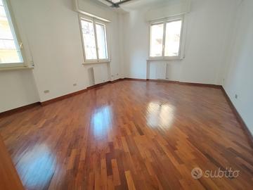 Ufficio di 83 mq in zona semicentrale