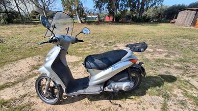 peugeot looxor 150