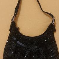 Borsa nera con paillettes 