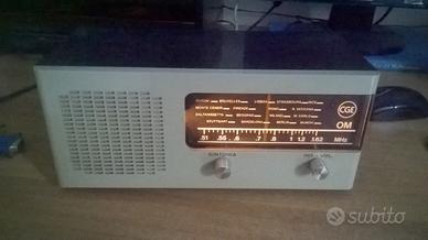 Radio tuner AM compatto vintage degli anni 60