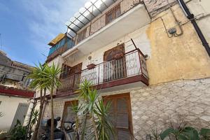 CASA SEMINDIPENDENTE A FRATTAMAGGIORE