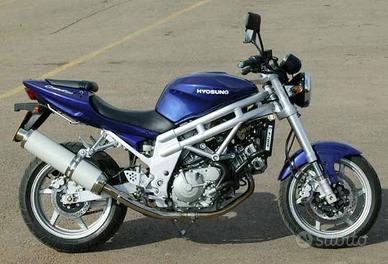 Ricambi usati per hyosung comet 650 gt 2001 blu