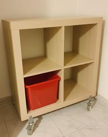 Mobile Kallax IKEA con ruote colore rovere
