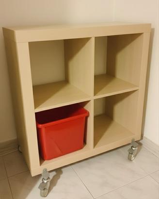 Mobile Kallax IKEA con ruote colore rovere