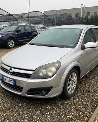 OPEL Astra 1.6 16V Twinport 5 porte Club