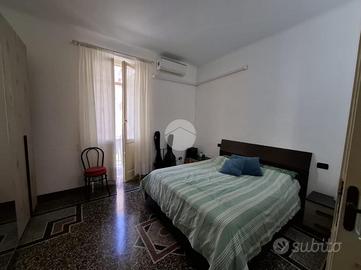 5 LOCALI A GENOVA