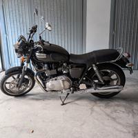 Triumph Bonneville SE