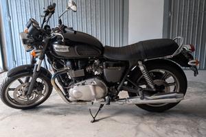 Triumph Bonneville SE