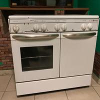 Cucina a gas Tecnogas con grill elettrico