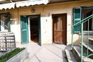 3 LOCALI A MONTANO LUCINO