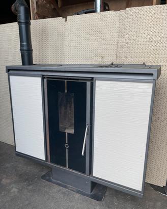 Stufa a pellet 7,4 kw