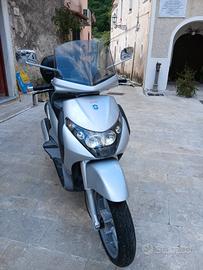Beverly 250