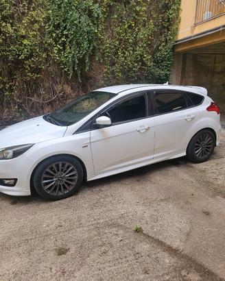 Ford Focus 1.0 ecoboost 125cv St-line