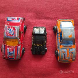 Tris di macchinine giocattolo vintage