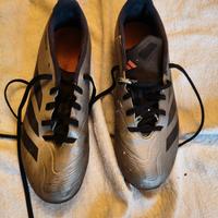 scarpe argento Adidas Predator numero 38