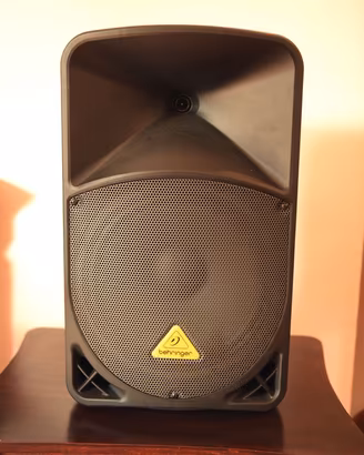 Cassa attiva Behringer B112D - Spedizione gratuita