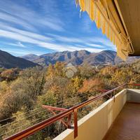 5 LOCALI A STRONA