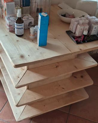 espositore in legno 