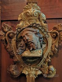 Scultura in  legno Cristo e  cornice antica 800