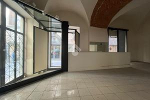 NEGOZIO A PISTOIA
